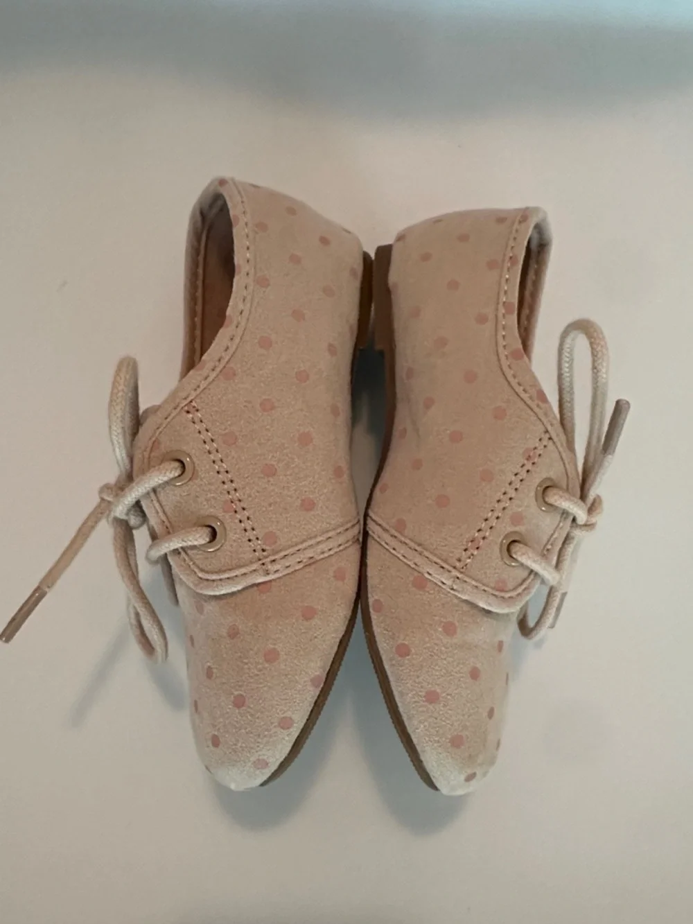 Old Navy Girls Polka Dot Lace-Up Shoes - Cream with Pink Dots - Sz 7